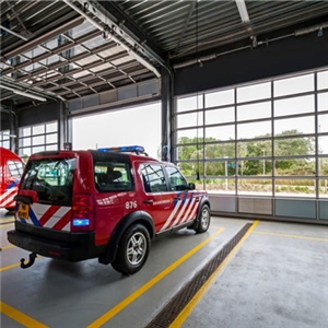 ASSA ABLOY 通用型分節(jié)式滑升門(mén)