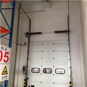 闊福提升門(mén)